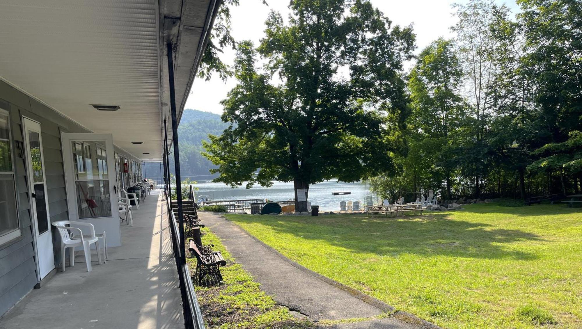Lake Luzerne Motel Luzerne מראה חיצוני תמונה