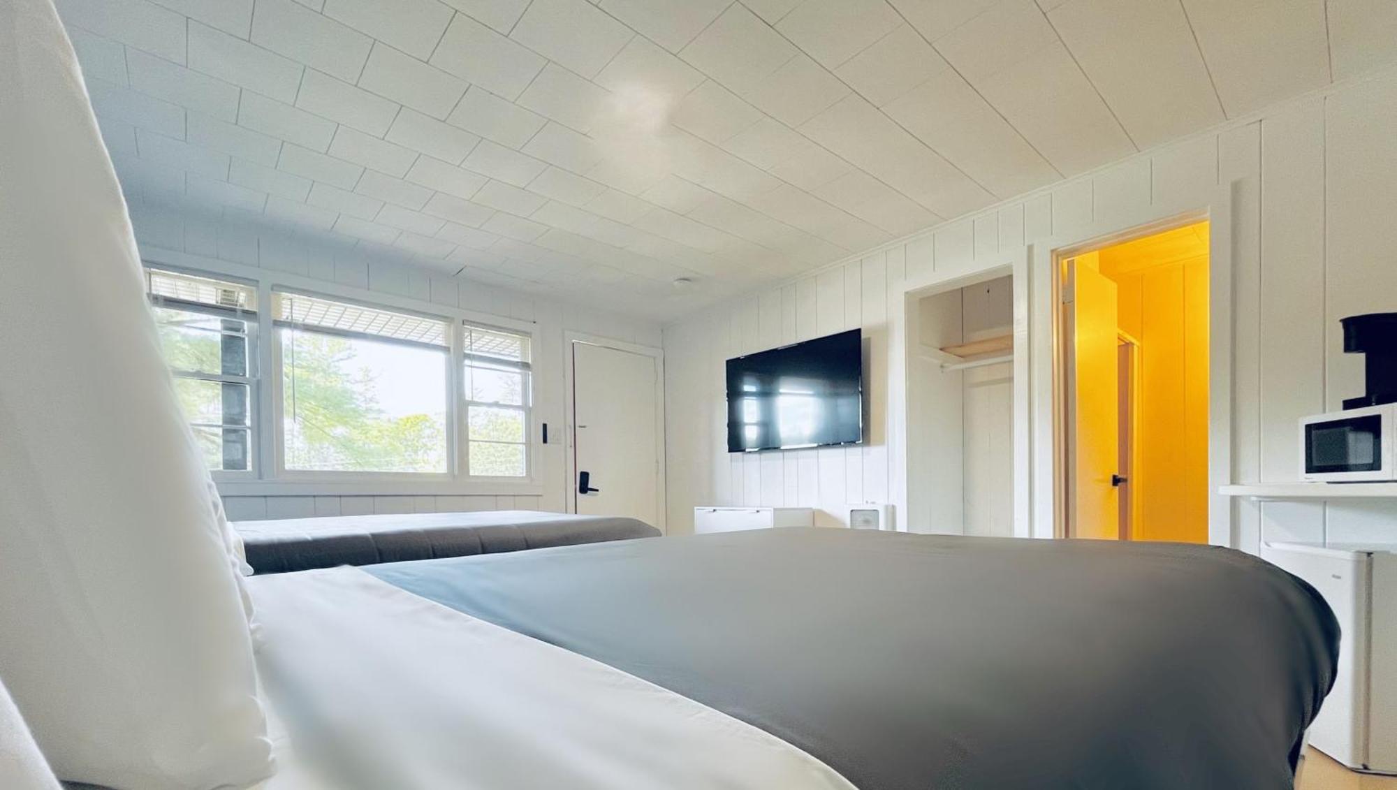 Lake Luzerne Motel Luzerne מראה חיצוני תמונה