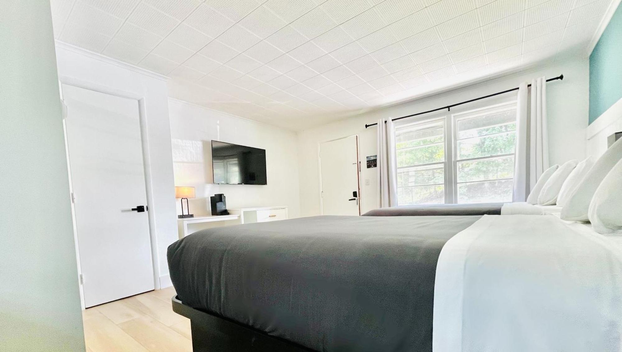 Lake Luzerne Motel Luzerne מראה חיצוני תמונה