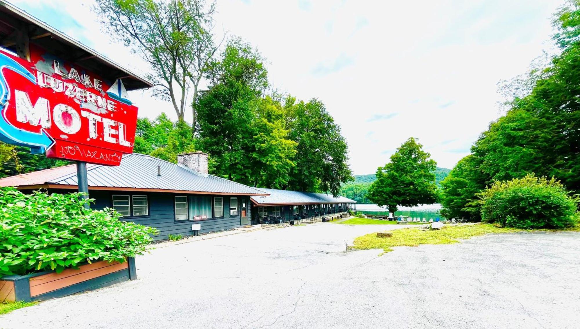Lake Luzerne Motel Luzerne מראה חיצוני תמונה